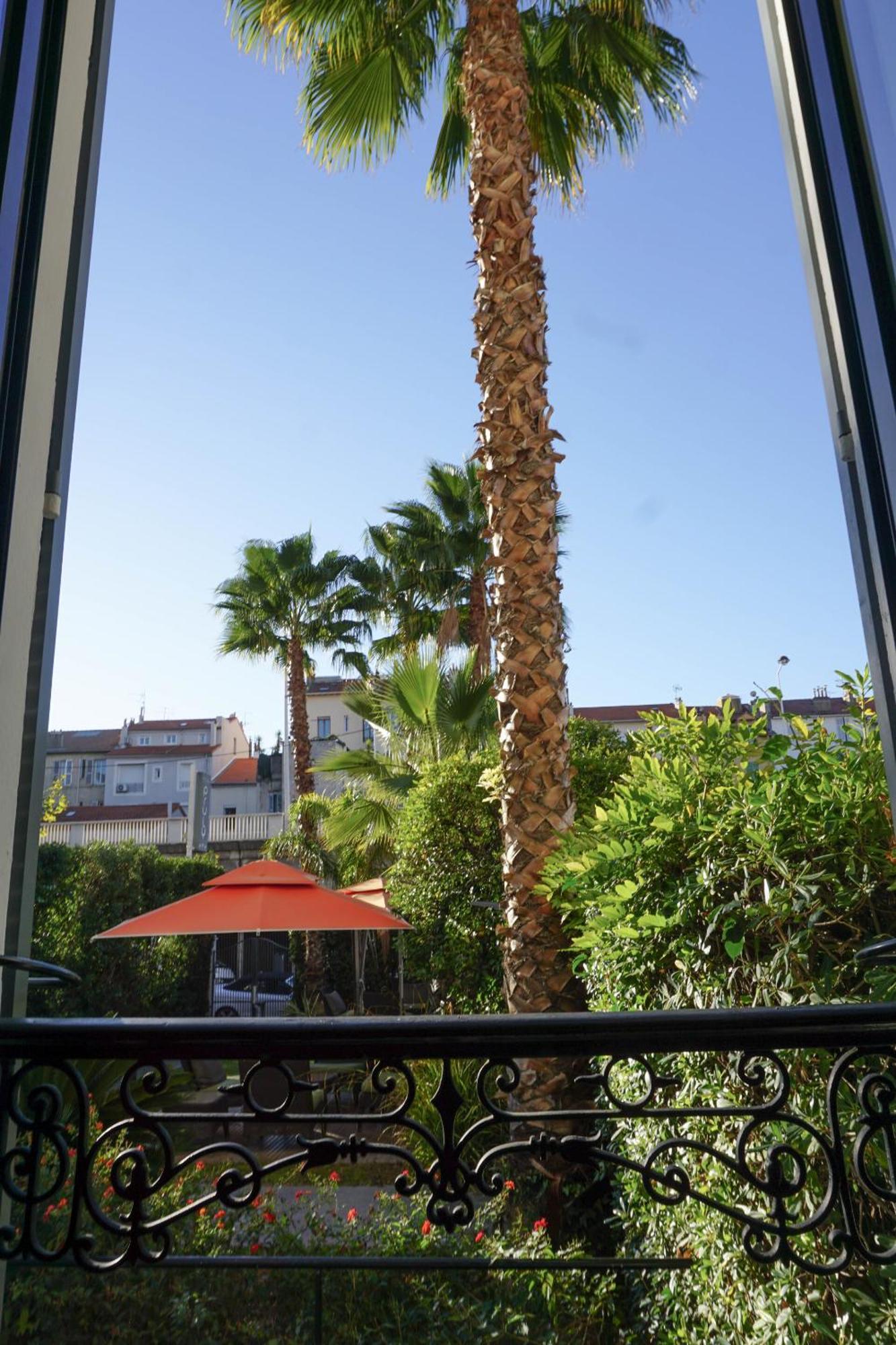 Pruly Centre Hotel
